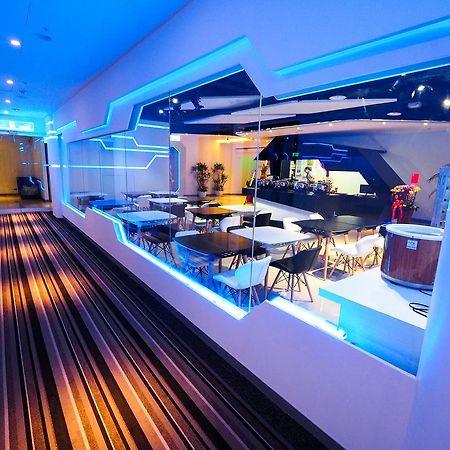 Galaxia Business Hotel Taichung Eksteriør billede