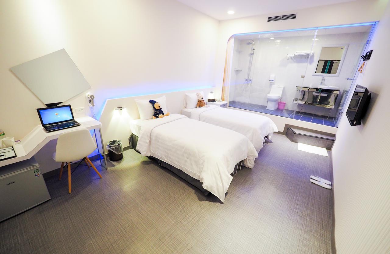 Galaxia Business Hotel Taichung Eksteriør billede