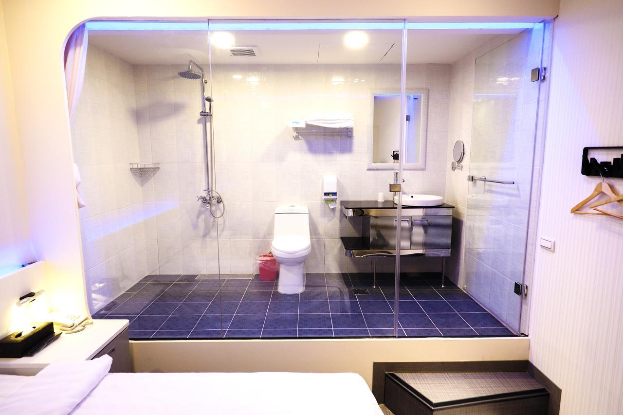 Galaxia Business Hotel Taichung Eksteriør billede