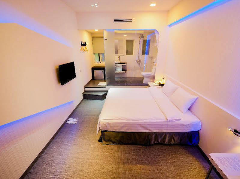 Galaxia Business Hotel Taichung Eksteriør billede