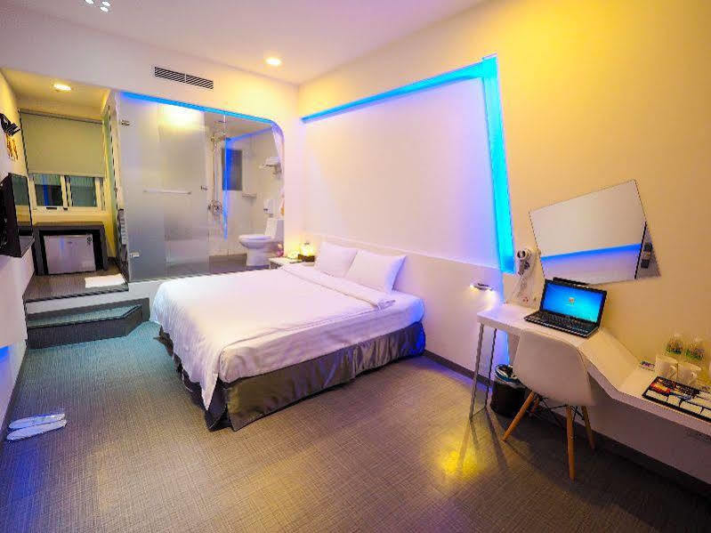Galaxia Business Hotel Taichung Eksteriør billede