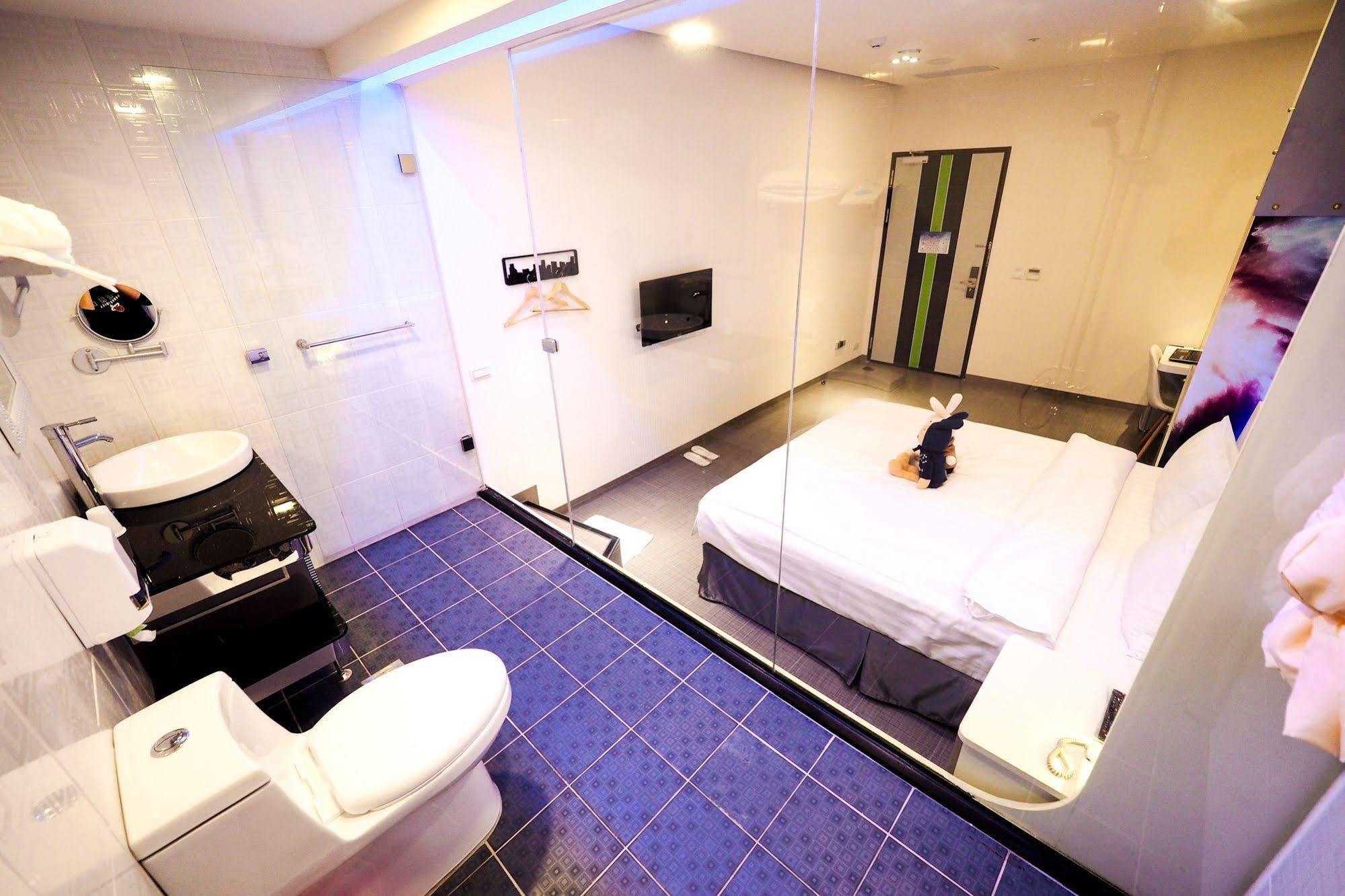 Galaxia Business Hotel Taichung Eksteriør billede