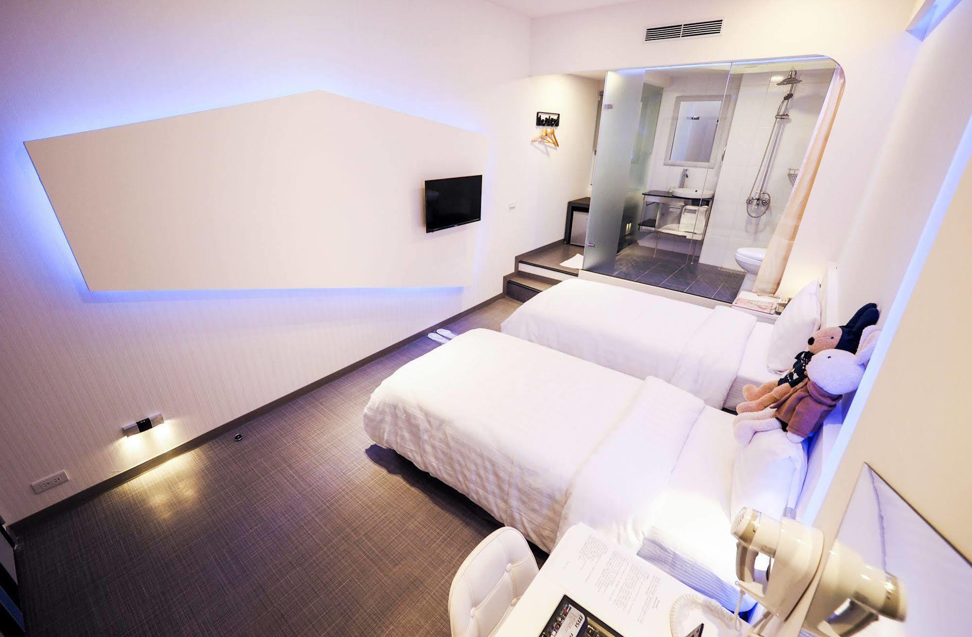 Galaxia Business Hotel Taichung Eksteriør billede