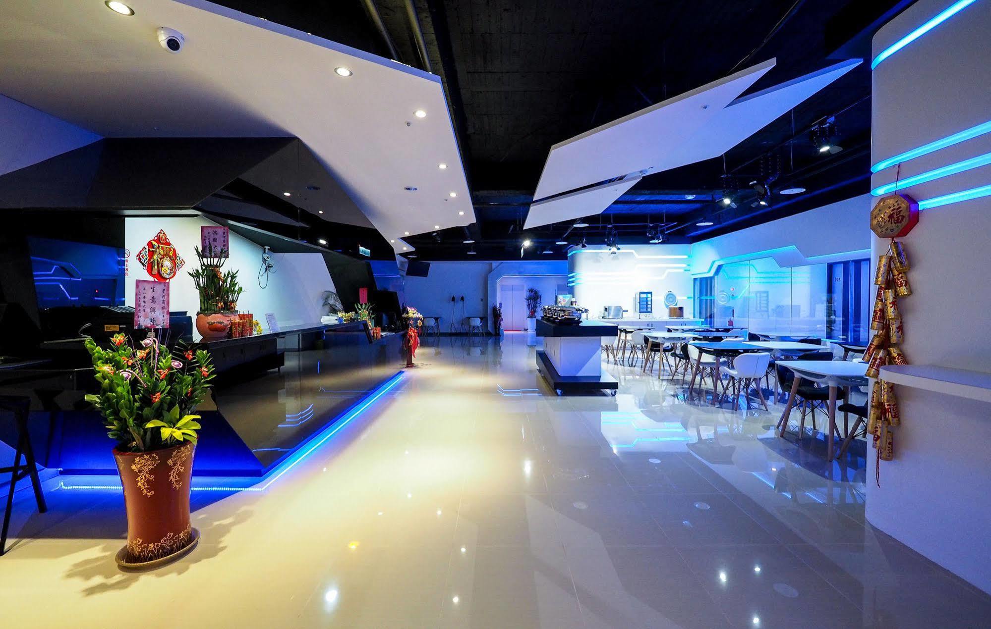 Galaxia Business Hotel Taichung Eksteriør billede