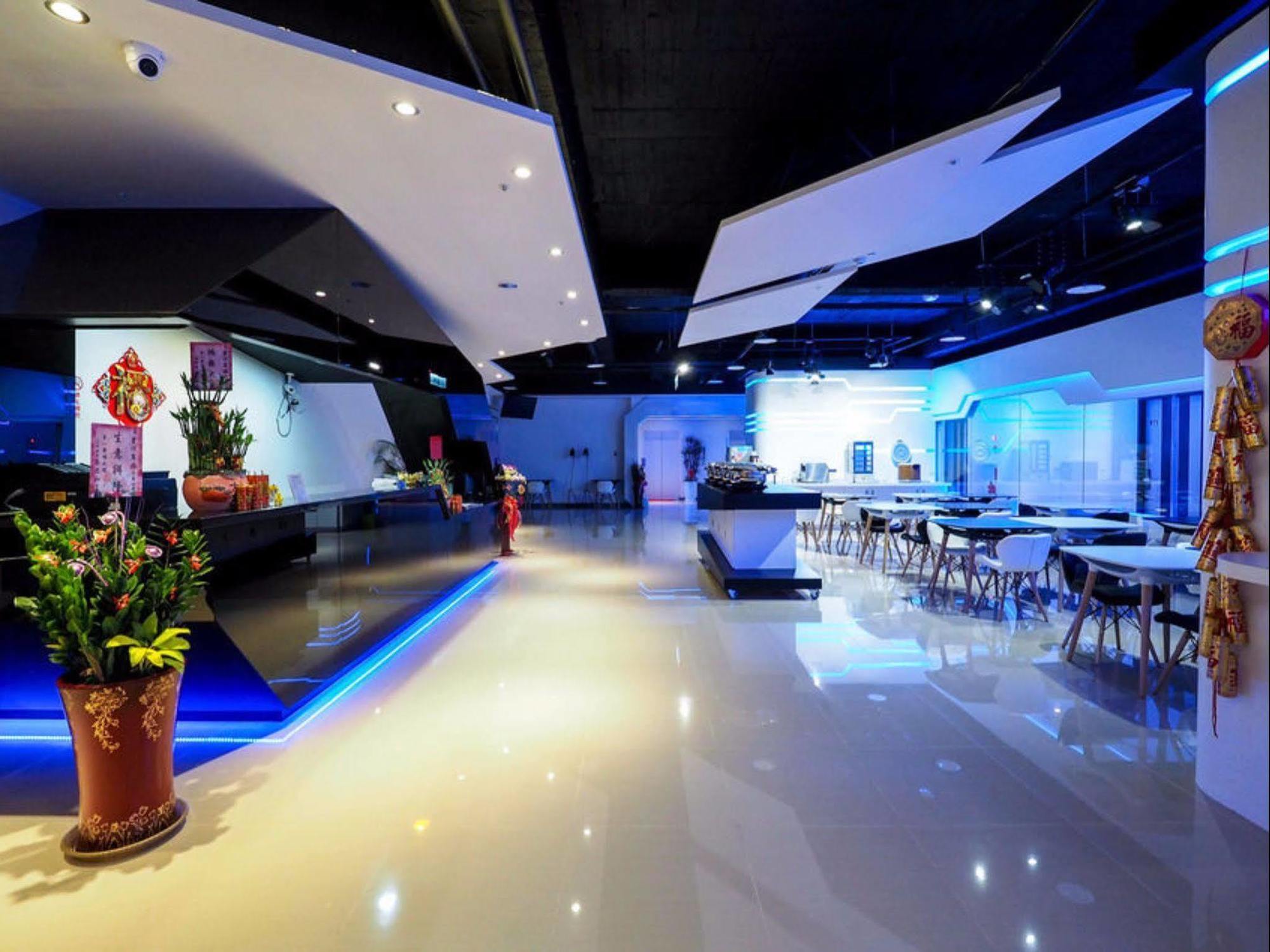 Galaxia Business Hotel Taichung Eksteriør billede