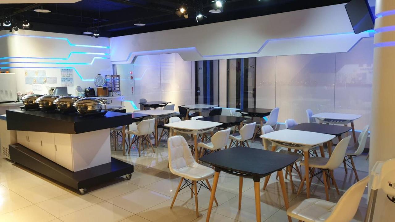 Galaxia Business Hotel Taichung Eksteriør billede