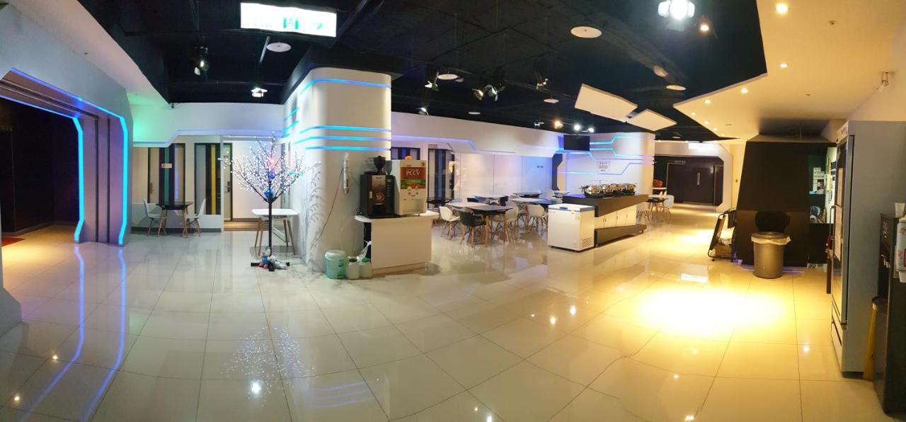 Galaxia Business Hotel Taichung Eksteriør billede